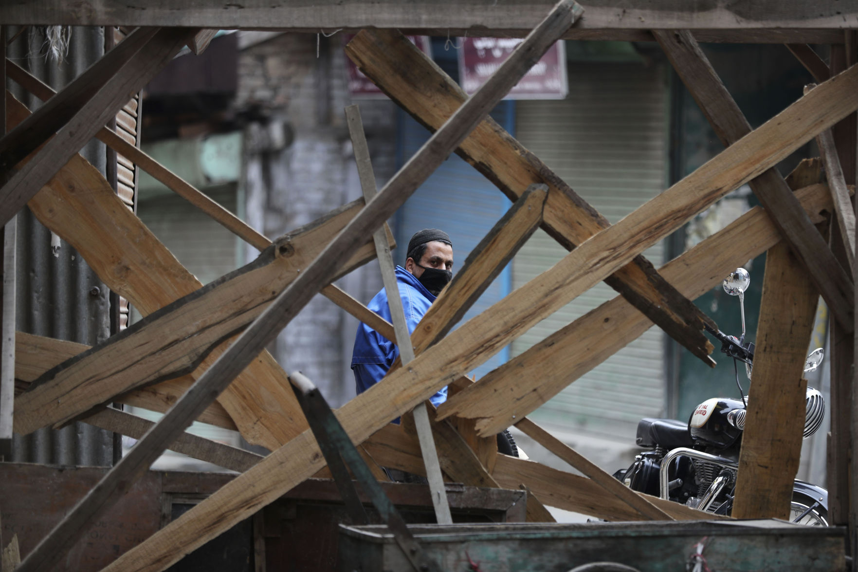 APTOPIX Virus Outbreak India Kashmir
